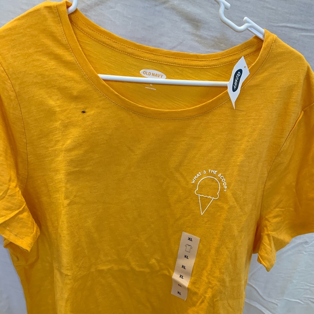 Old navy tee